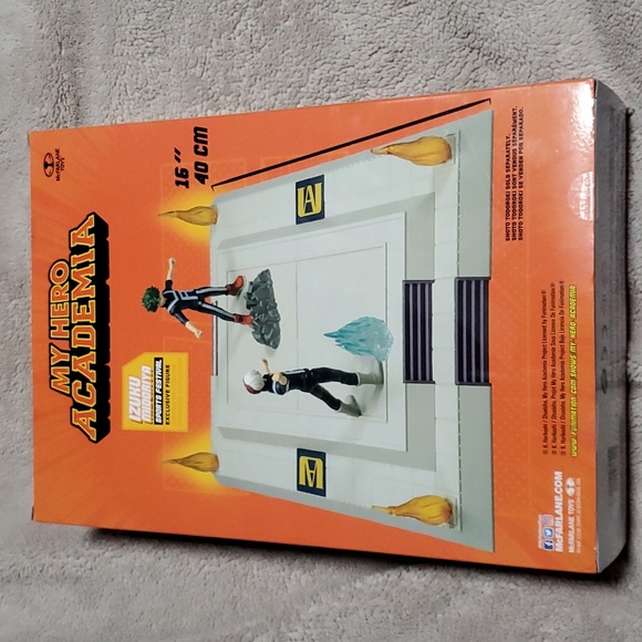 MY HERO ACADEMIA PLAYSET - Picture 2 of 5